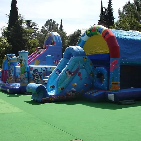 Village de vacances Mobile Homes Adria 4*