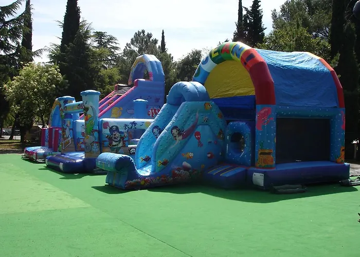 Parco vacanze Mobile Homes Adria 4*